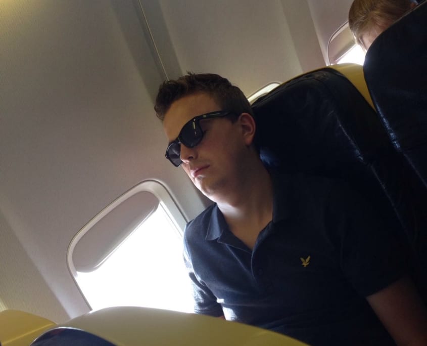 Some guys just can't handle Salou: na.