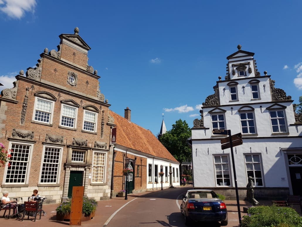Palthehuis (links) in Oldenzaal