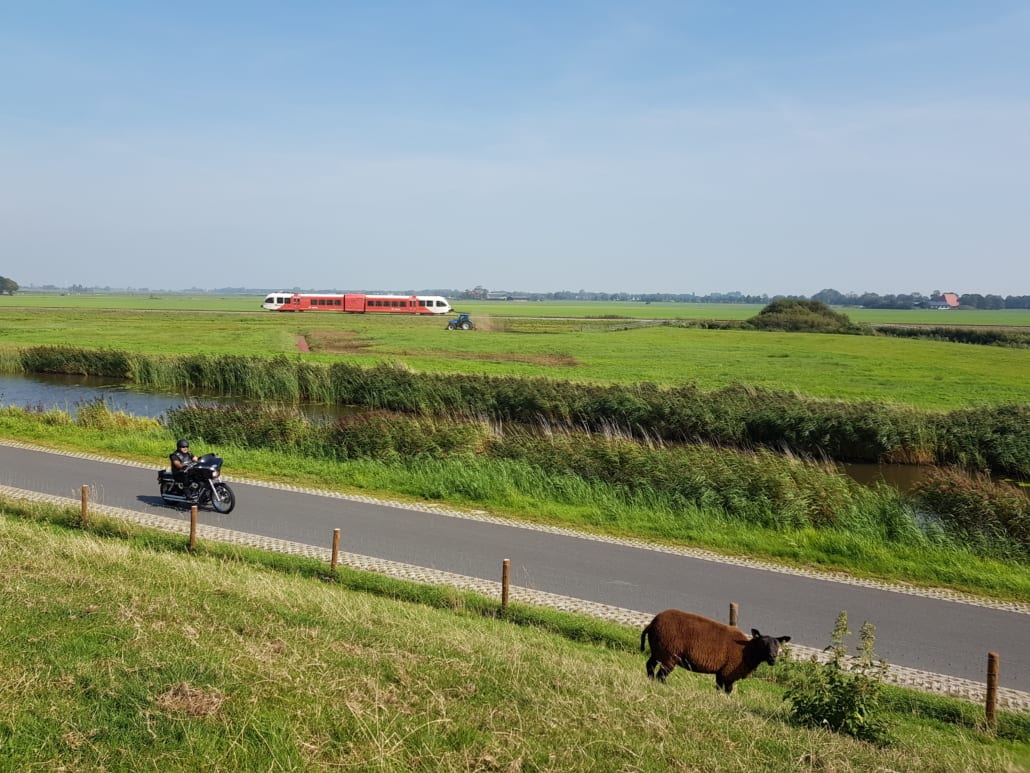 Trein tussen Workum en Stavoren in Friesland
