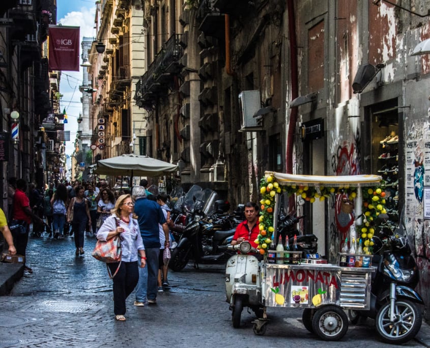 Levendige straatjes in het Quartieri Spagnoli
