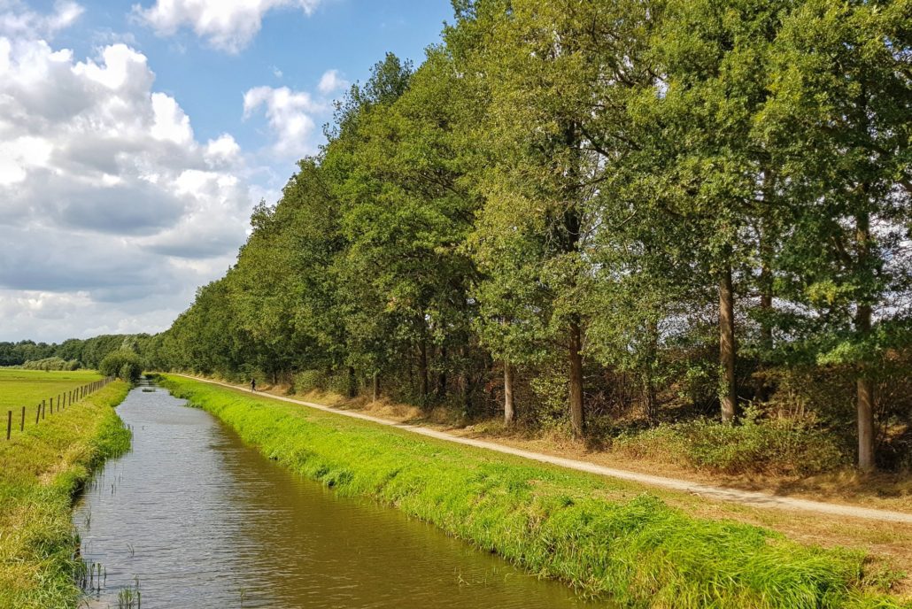 Langs de Ramsbeek tijdens fietstocht door Twente en de Achterhoek