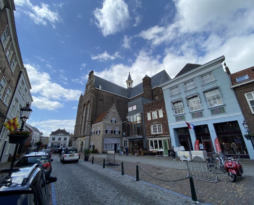 Het mooie centrum van vestingstad Grave. Niet in Noord-Limburg, wel het bezoeken waard.
