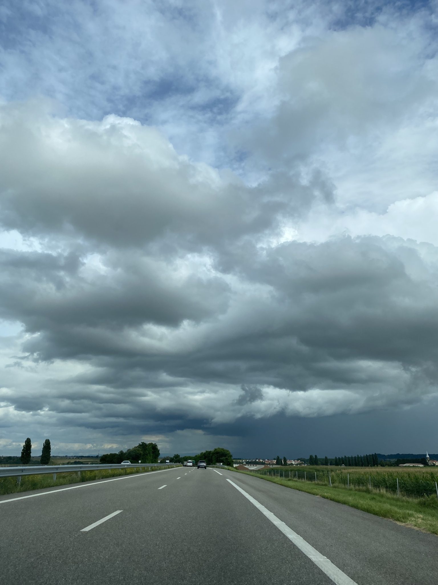 Ook als het weer wat minder is: de Franse wegen zijn prima te doen.