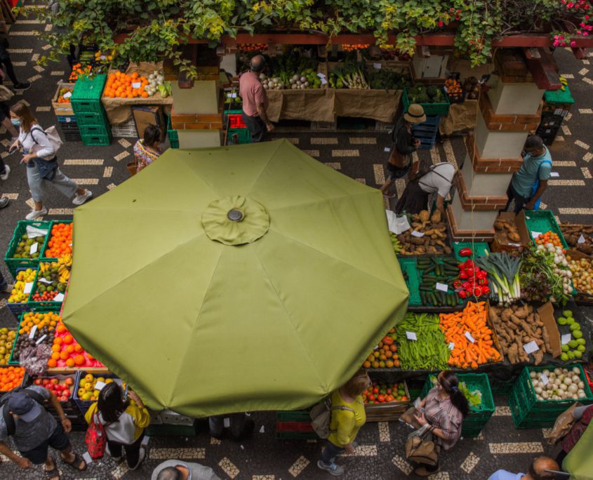 De Mercado dos Lavradores, de kleurrijke versmarkt van Funchal. Let op: beetje tourist trap.