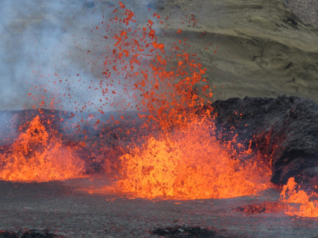 Vulkaanuitbarsting Fagradalsfjall in actie